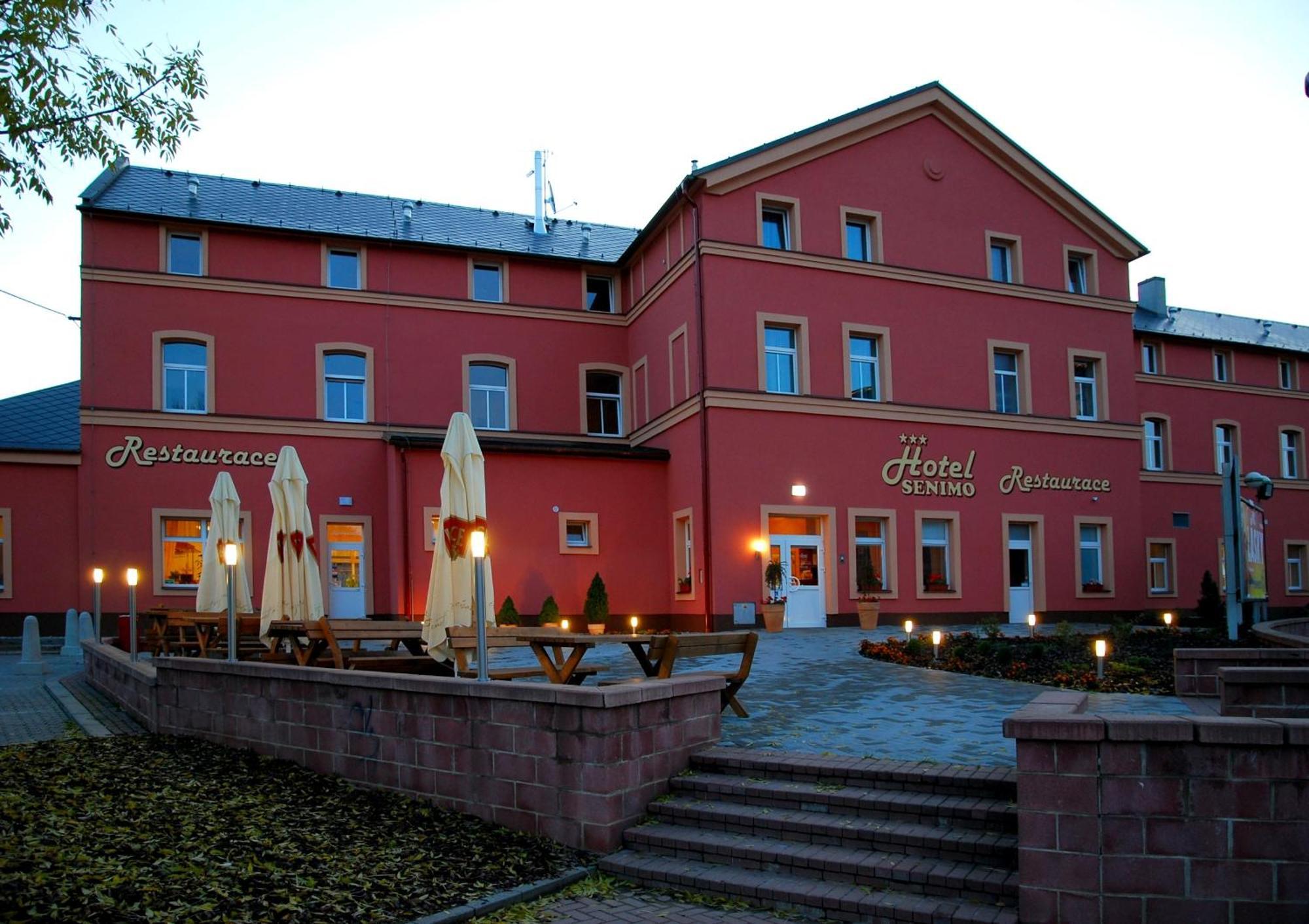 Hotel Senimo Оломоуц Экстерьер фото