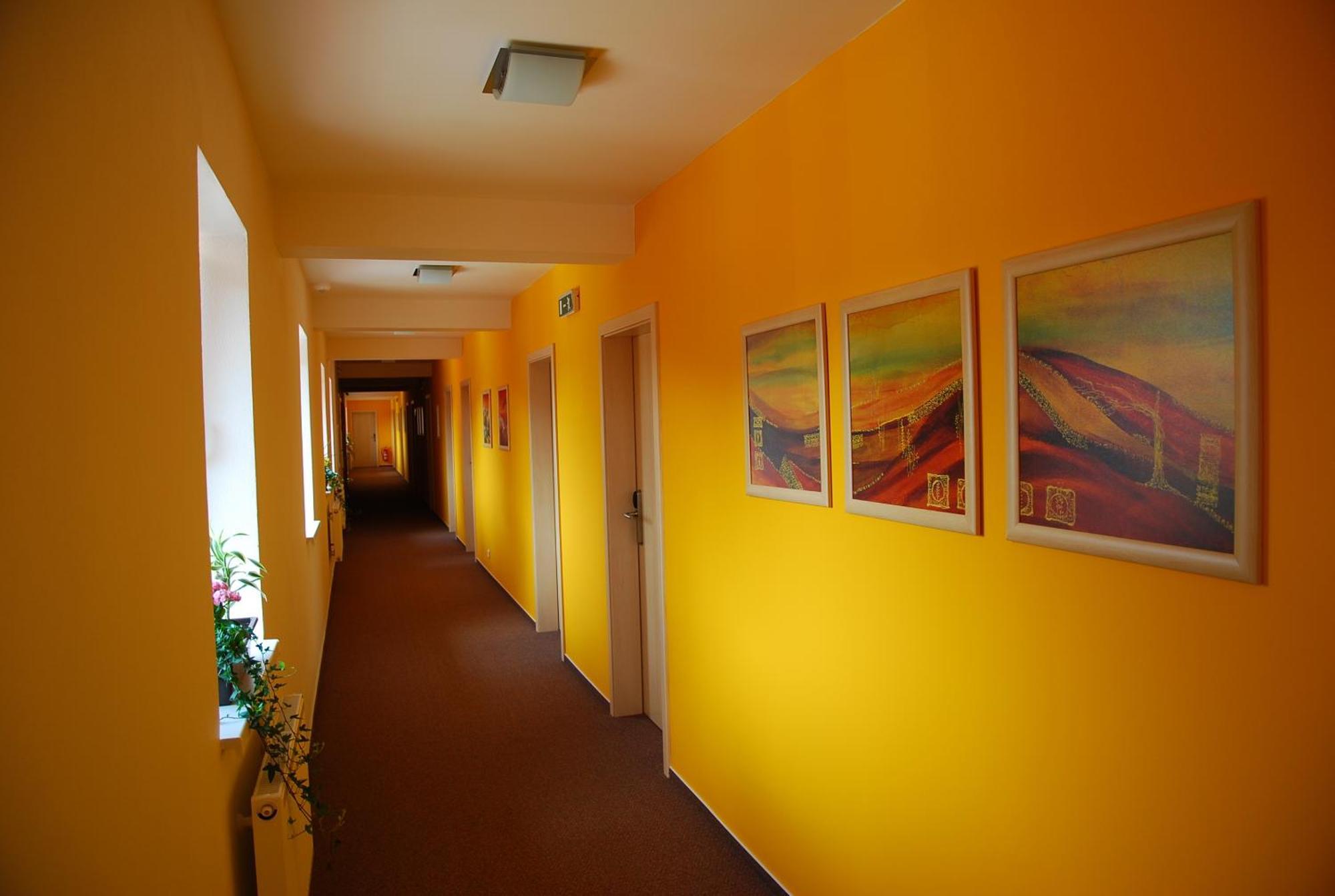 Hotel Senimo Оломоуц Экстерьер фото