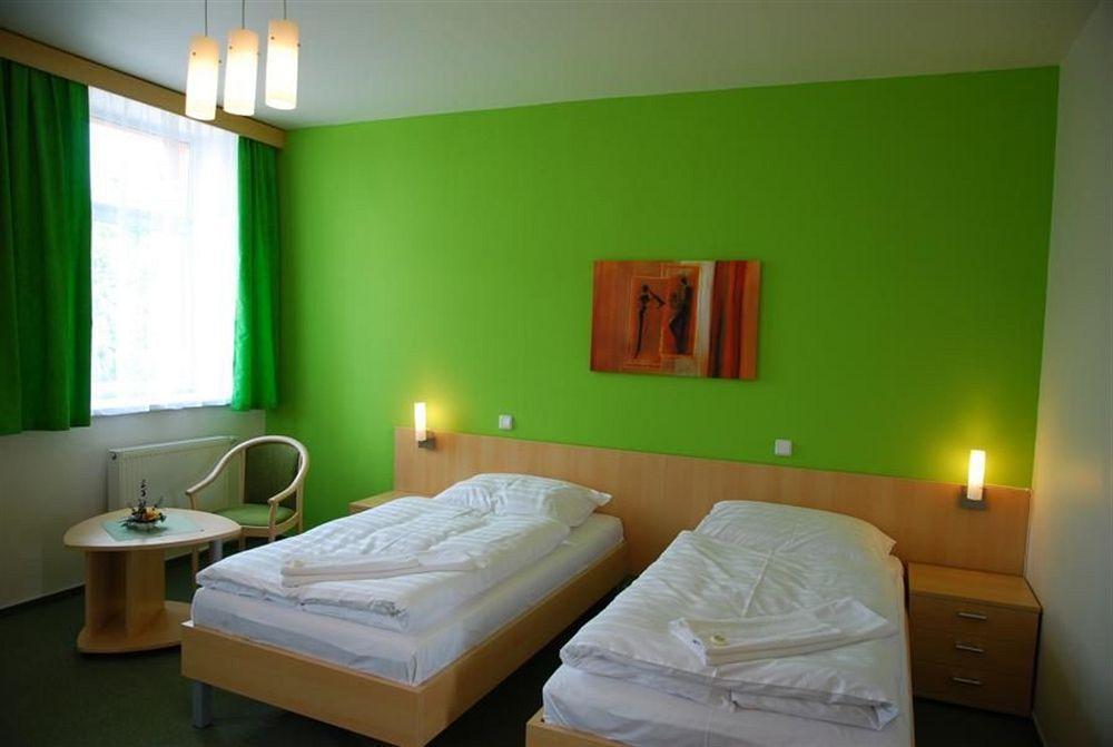 Hotel Senimo Оломоуц Экстерьер фото