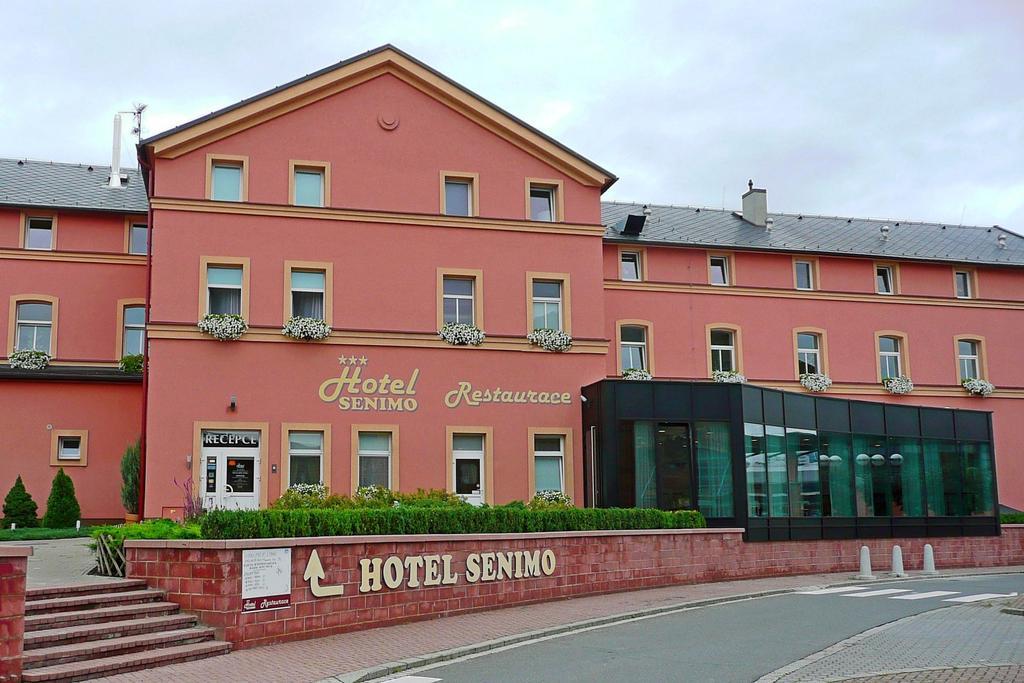Hotel Senimo Оломоуц Экстерьер фото