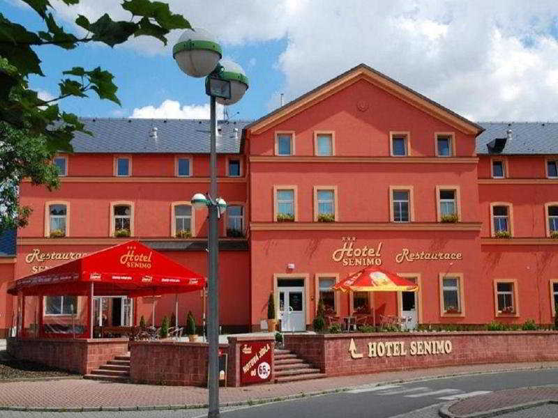 Hotel Senimo Оломоуц Экстерьер фото
