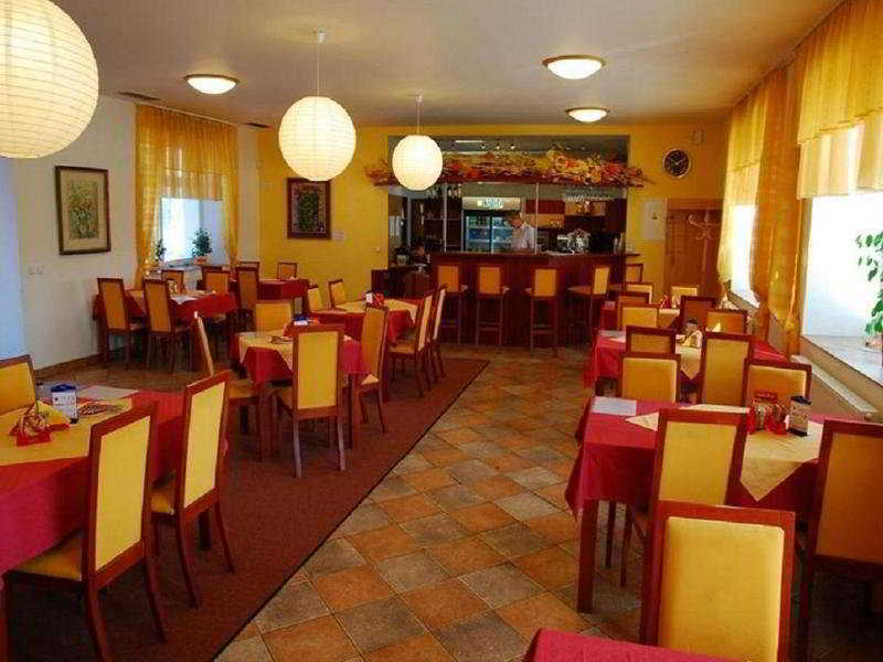 Hotel Senimo Оломоуц Экстерьер фото